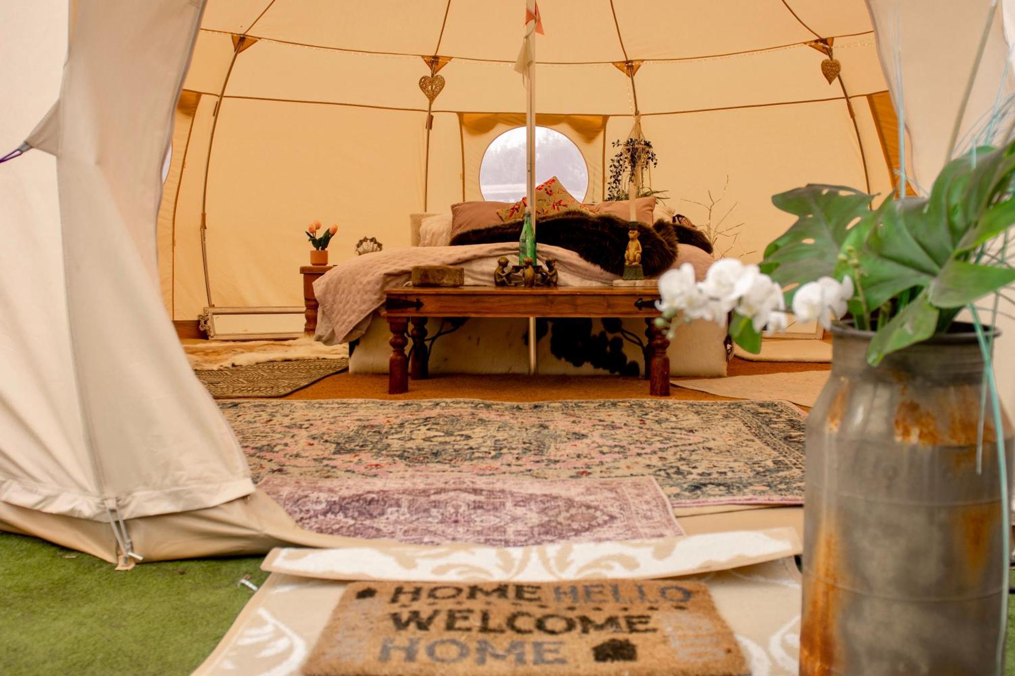 Hotel The Follies Glamping Maidstone Exterior foto