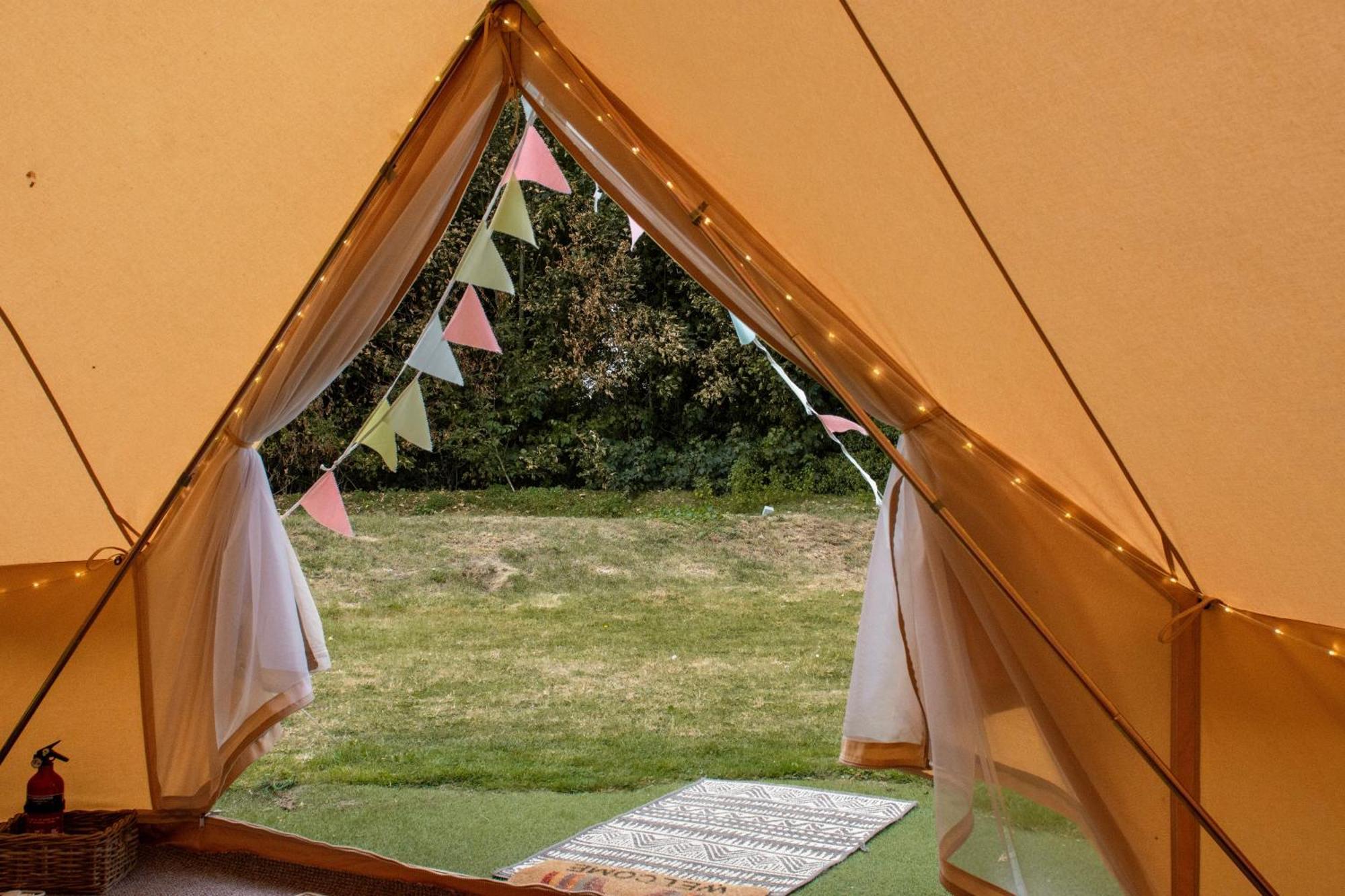 Hotel The Follies Glamping Maidstone Exterior foto